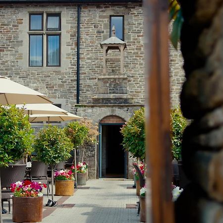 Lanelay Hall Hotel&Spa Hensol Esterno foto The courtyard at The Old Bank Hotel