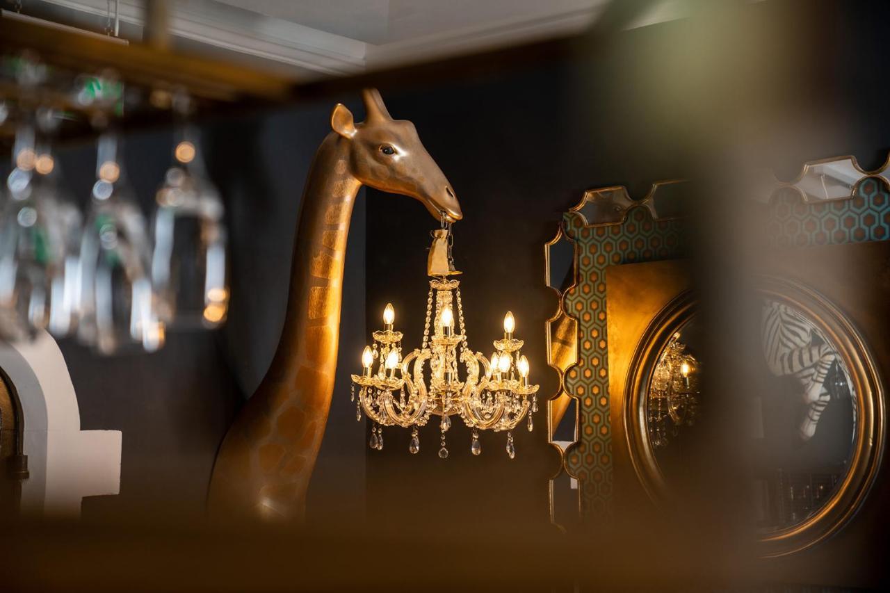 Lanelay Hall Hotel&Spa Hensol Esterno foto The Giraffe Bar